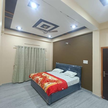 Готель Sarvodaya Residency Ayodhya Екстер'єр фото