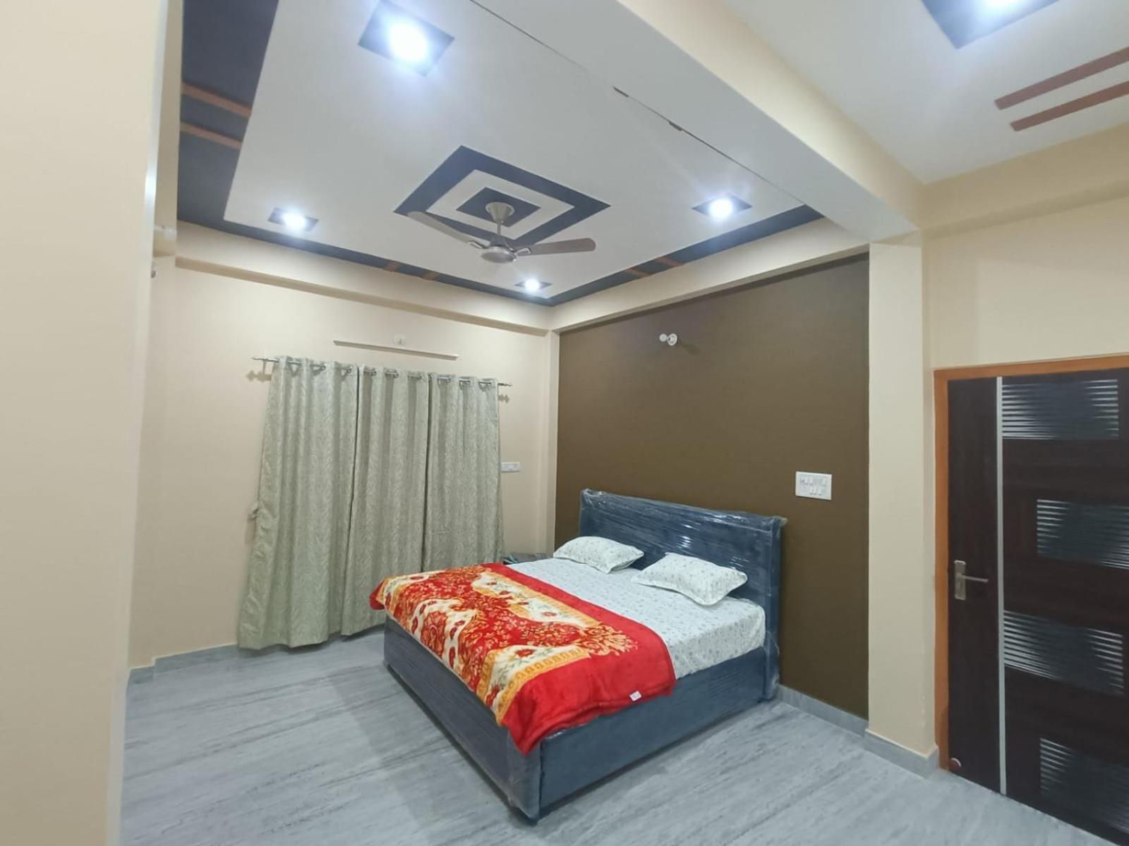 Готель Sarvodaya Residency Ayodhya Екстер'єр фото